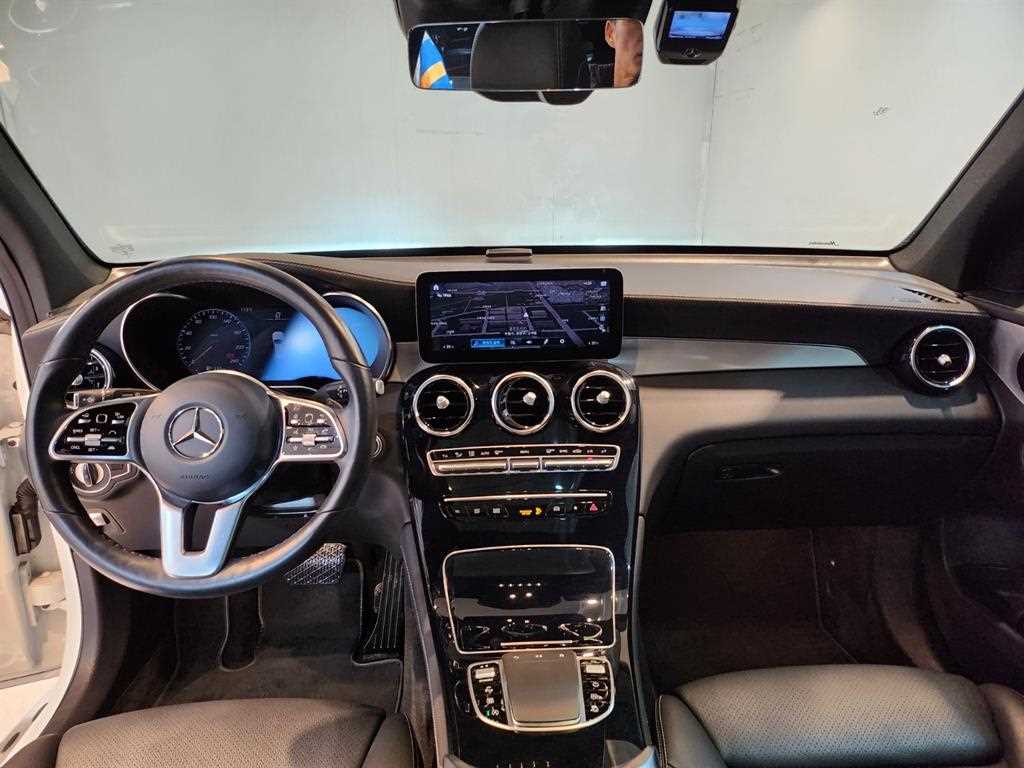 Mercedes Benz GLC Class - Vista 9