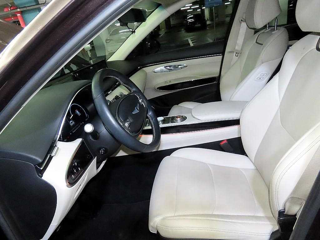 Genesis GV70 - Vista 7