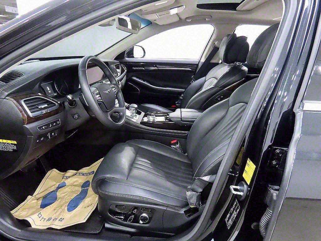 Genesis G90 - Vista 5