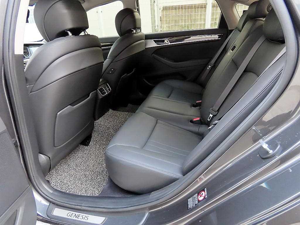 Genesis G80 - Vista 6