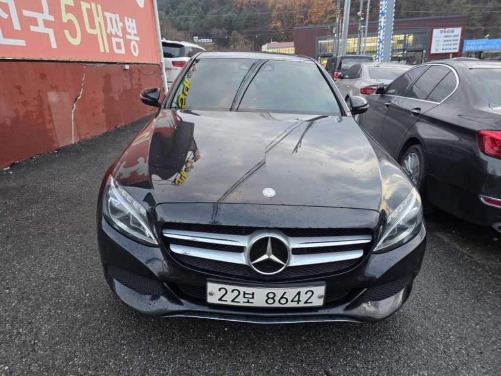 Mercedes Benz C Class 2017 Negro - Importación desde Corea - HF Imports Iquique - Foto 1