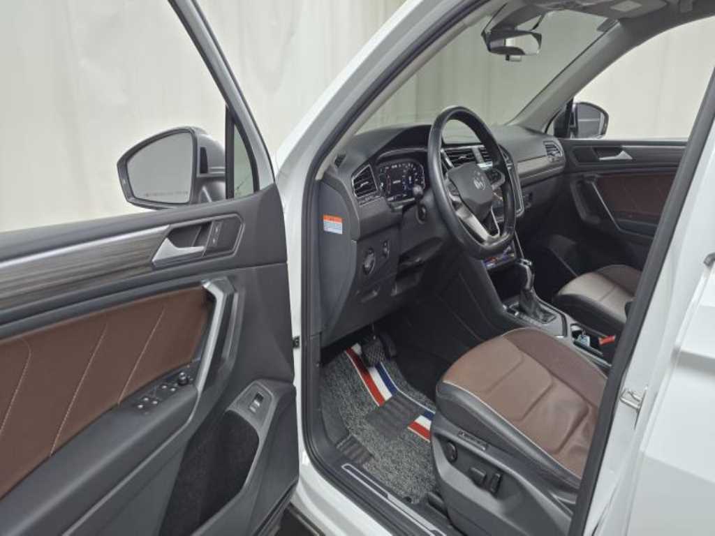 Volkswagen Tiguan - Vista 10