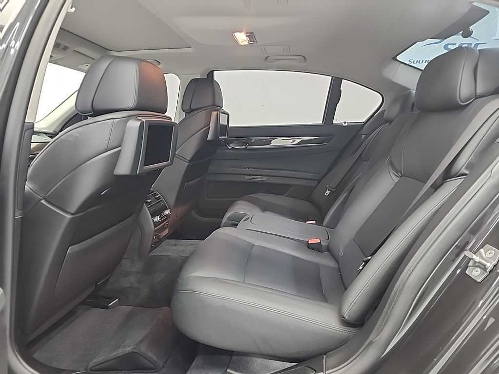 BMW 7 Series - Vista 12