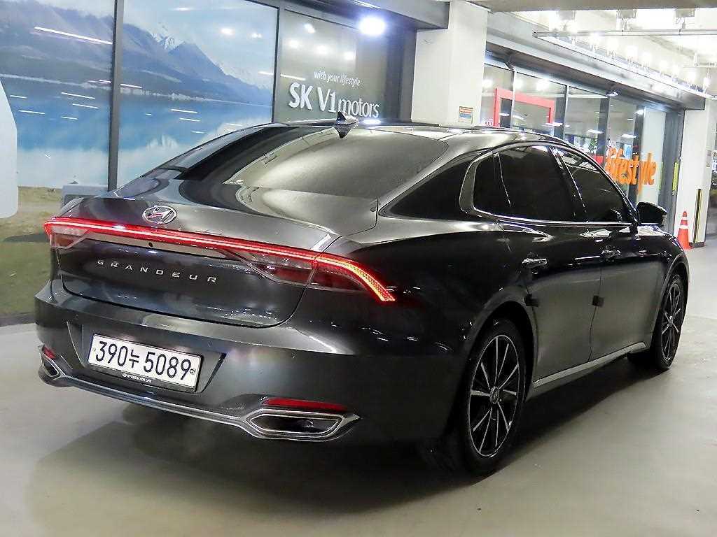 HYUNDAI Grandeur - Vista 4