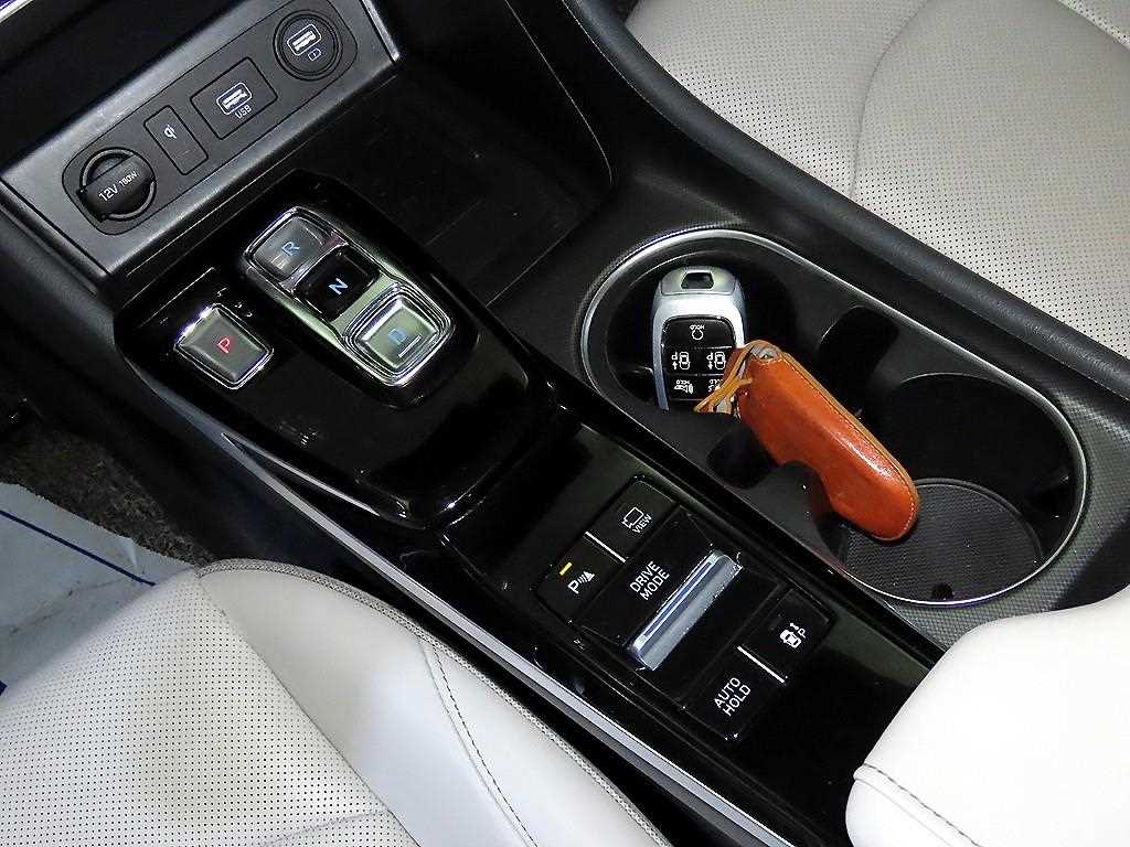 HYUNDAI Sonata - Vista 12