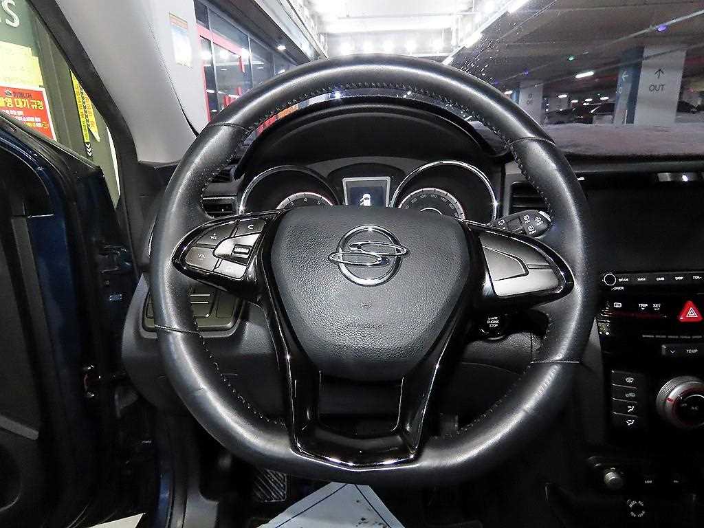 Ssangyong Tivoli - Vista 8