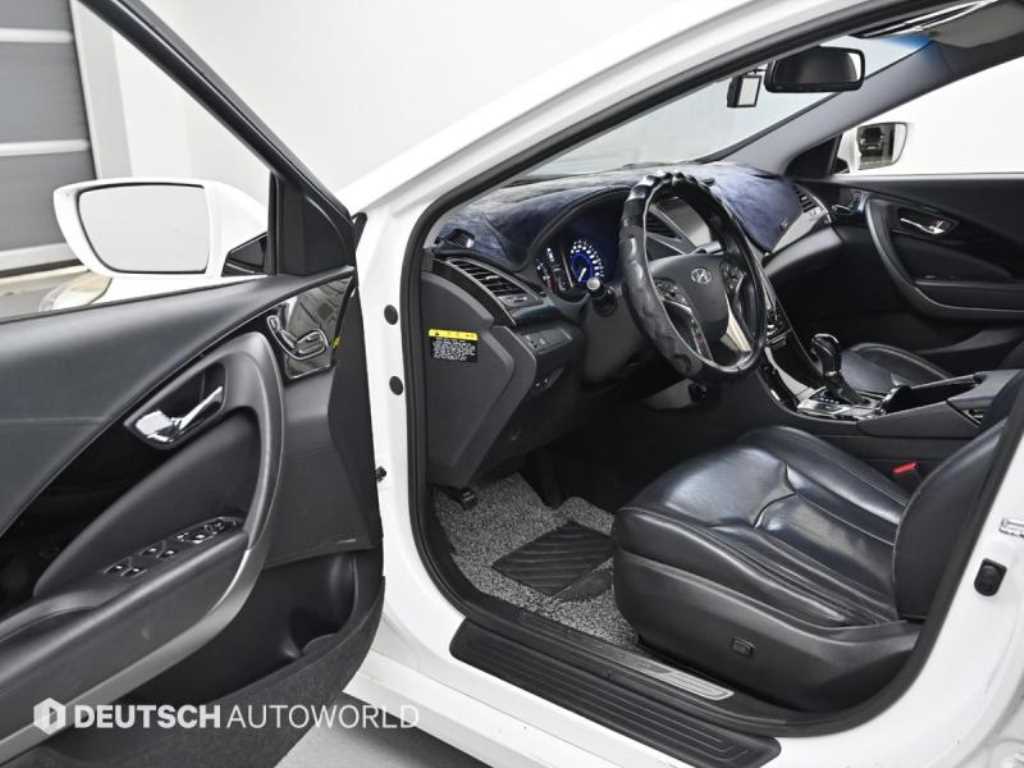 HYUNDAI Grandeur - Vista 11