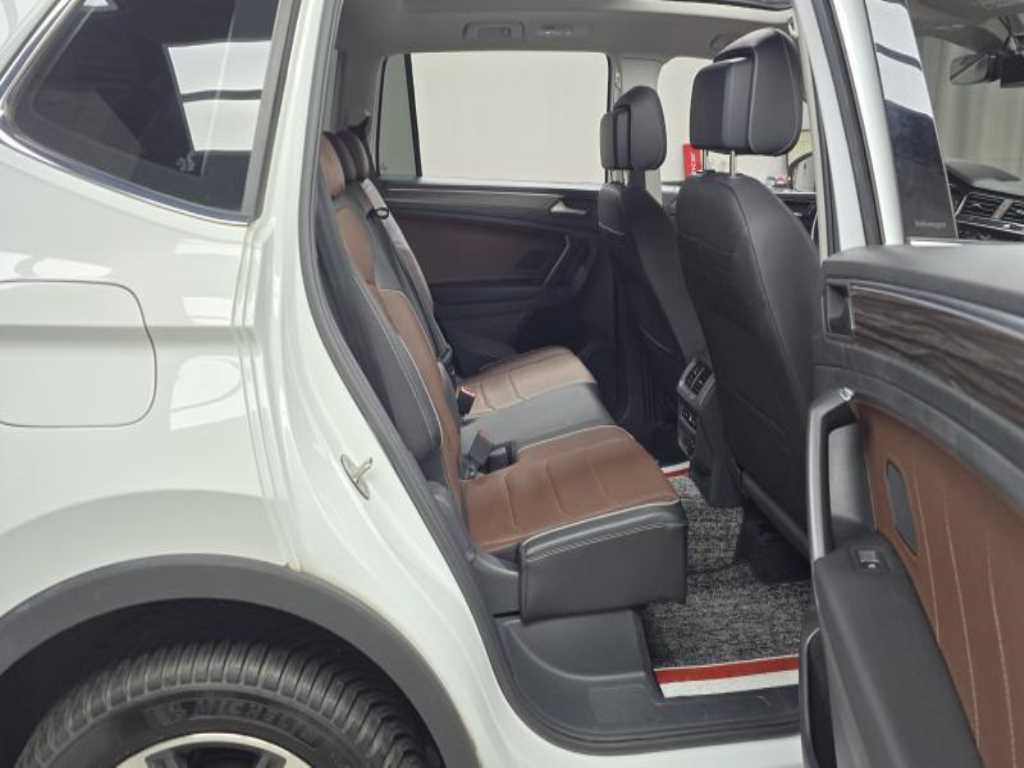 Volkswagen Tiguan - Vista 12