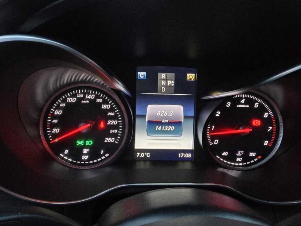 Mercedes Benz C Class 2017 Negro - Importación desde Corea - HF Imports Iquique - Foto 16