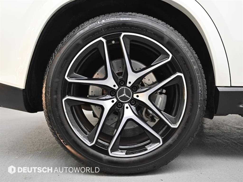 Mercedes Benz GLE Class - Vista 5