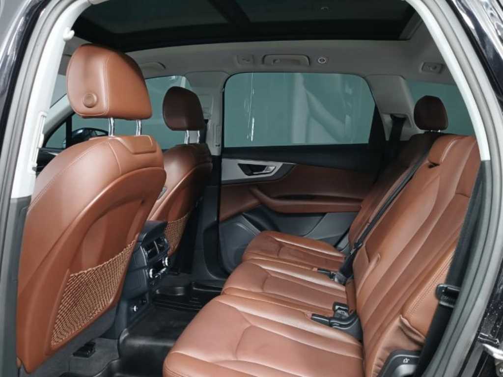 Audi Q7 - Vista 8
