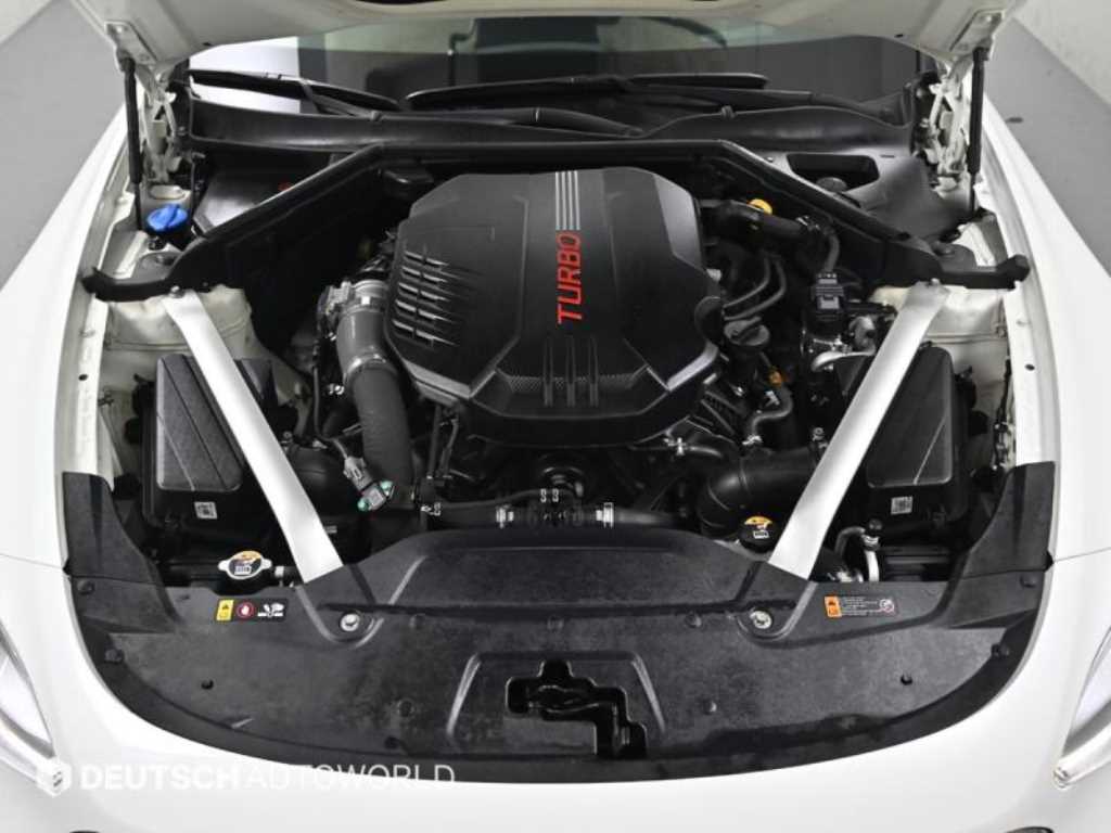 KIA Stinger - Vista 6