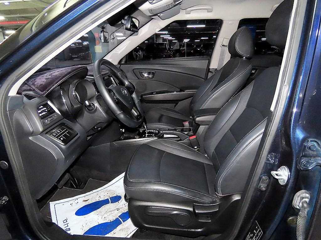 Ssangyong Tivoli - Vista 6