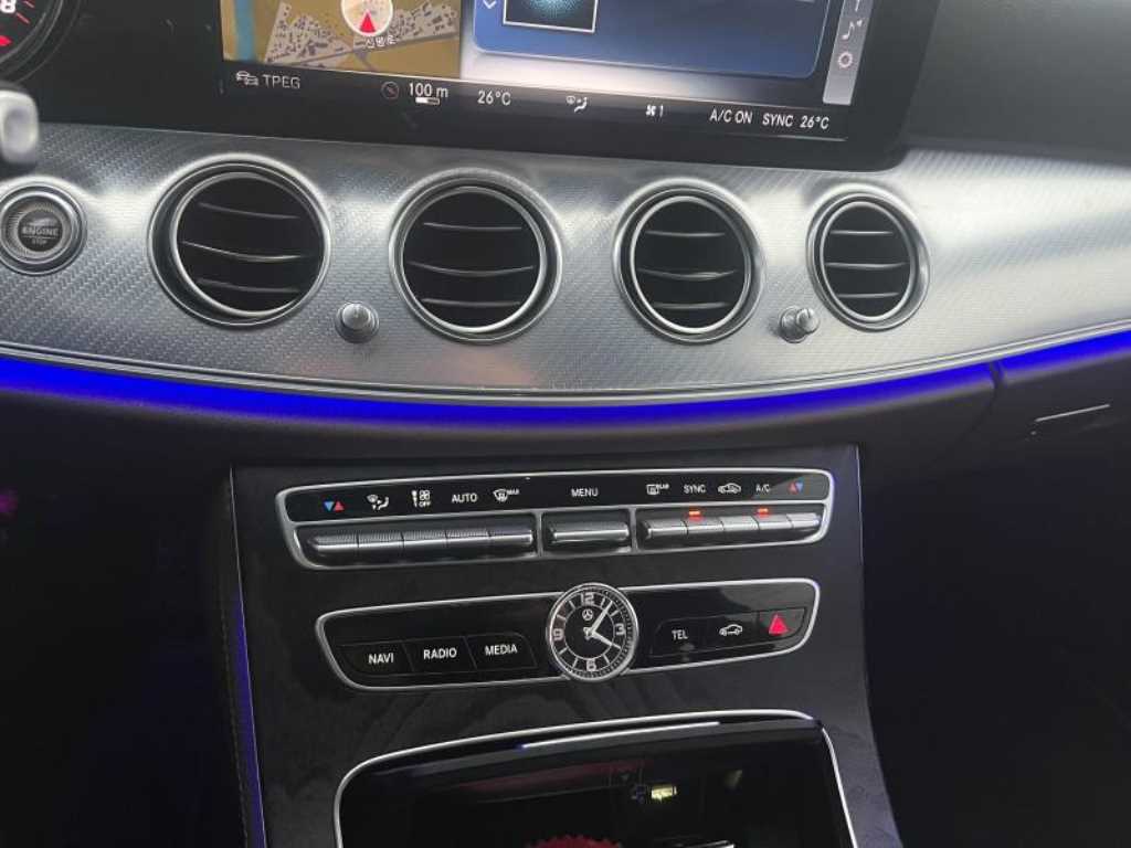 Mercedes Benz E class - Vista 10