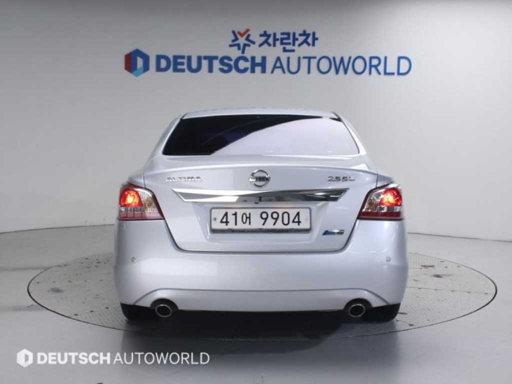 Nissan Altima - Vista 4