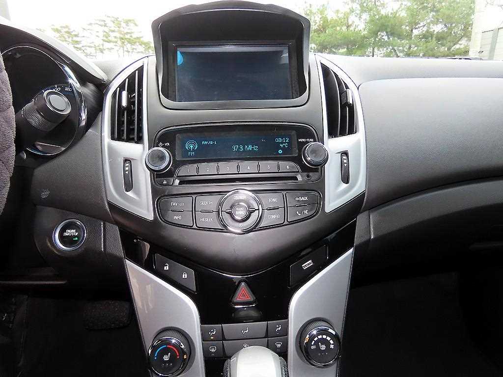 Chevrolet Cruise 2014 Blanco - Importación desde Corea - HF Imports Iquique - Foto 13