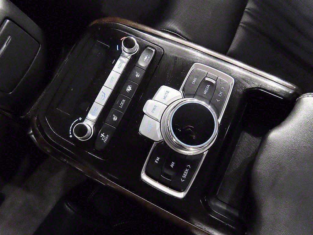 Genesis G90 - Vista 12