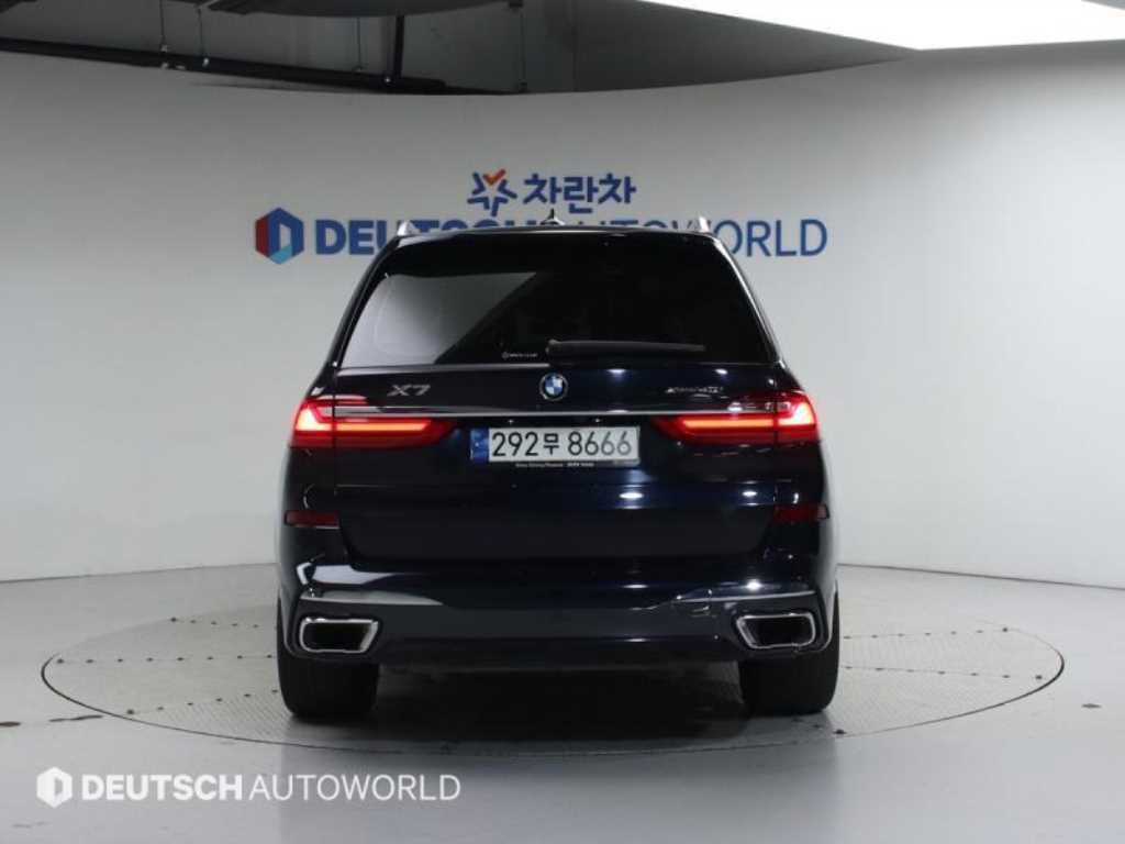 BMW X7 - Vista 4