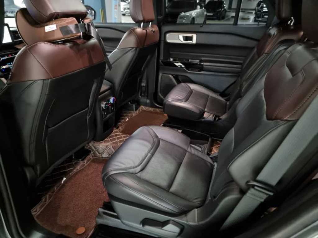 Ford Explorer - Vista 9