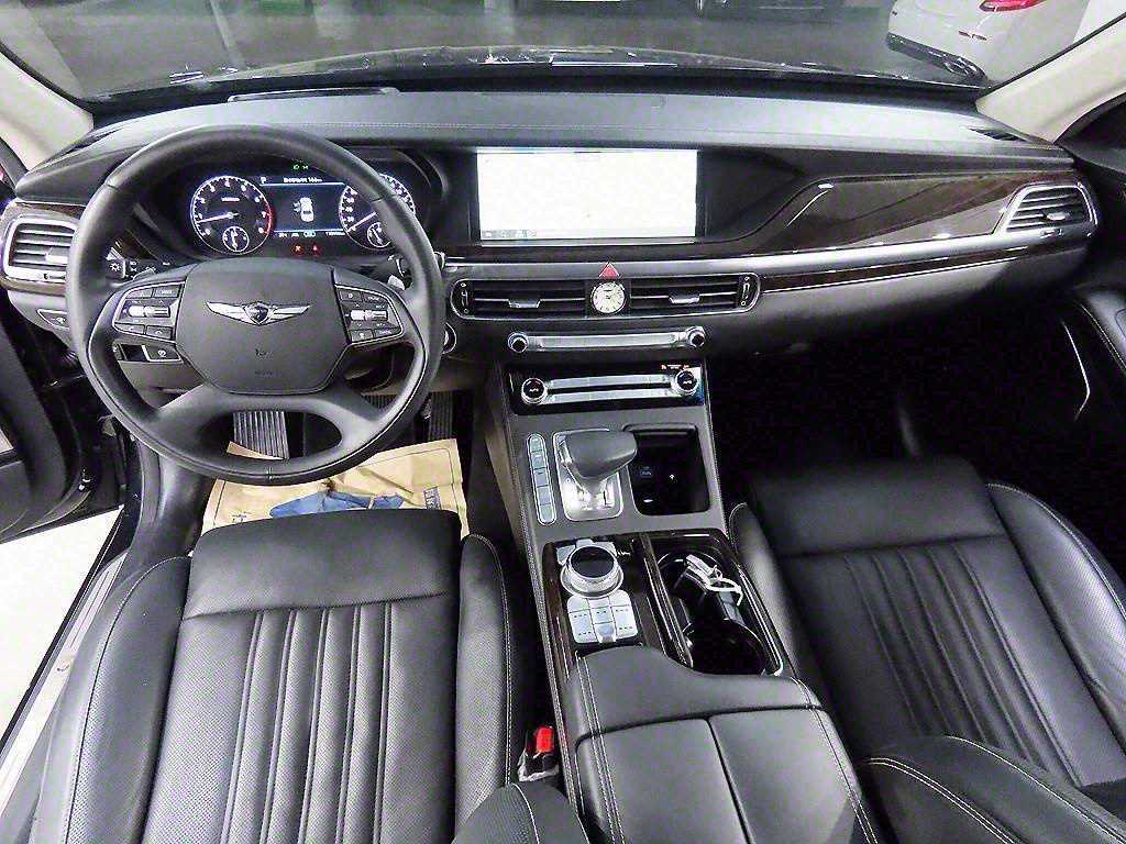 Genesis G90 - Vista 7