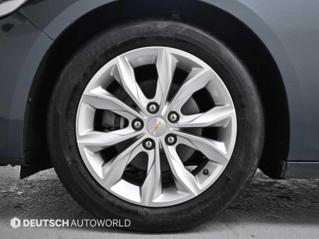 Chevrolet Malibu - Vista 5