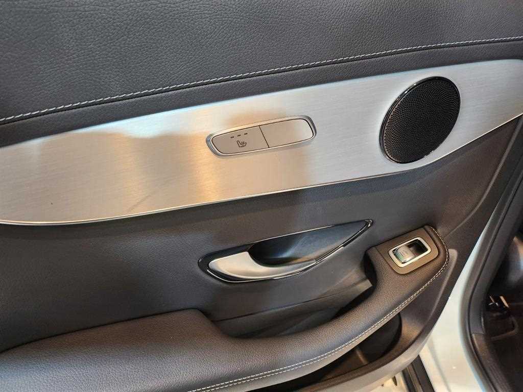 Mercedes Benz GLC Class - Vista 8