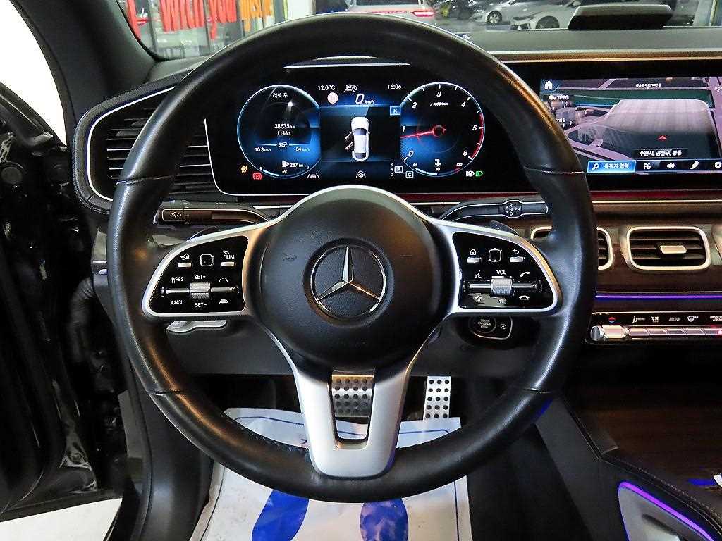 Mercedes Benz GLE Class - Vista 8