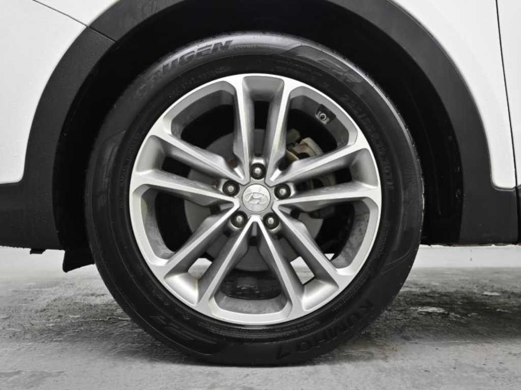 HYUNDAI Santa Fe - Vista 5