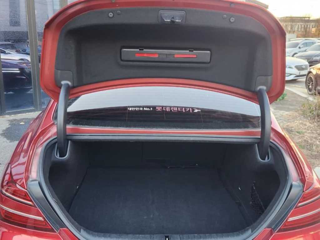 Genesis G70 - Vista 6