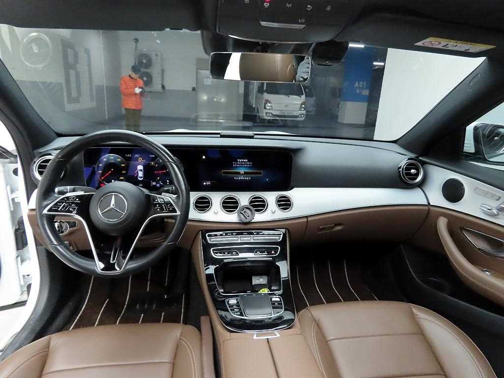 Mercedes Benz E class - Vista 6