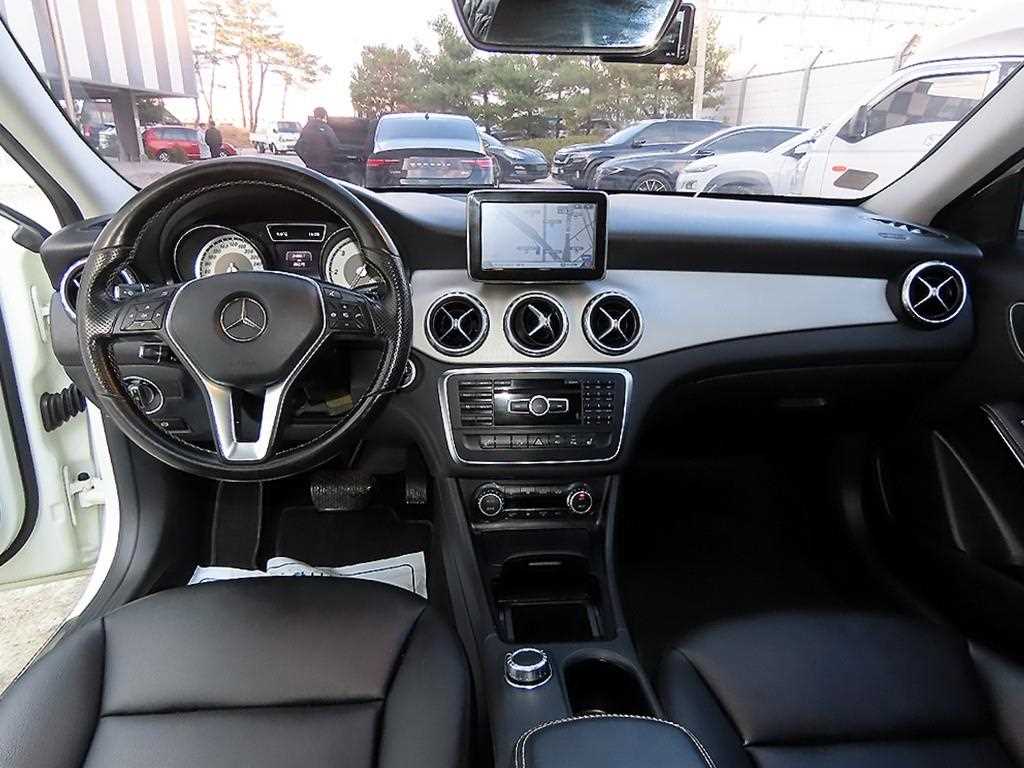 Mercedes Benz GLA Class - Vista 7