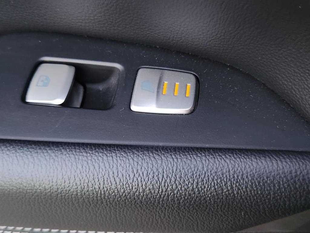 Genesis G70 - Vista 10