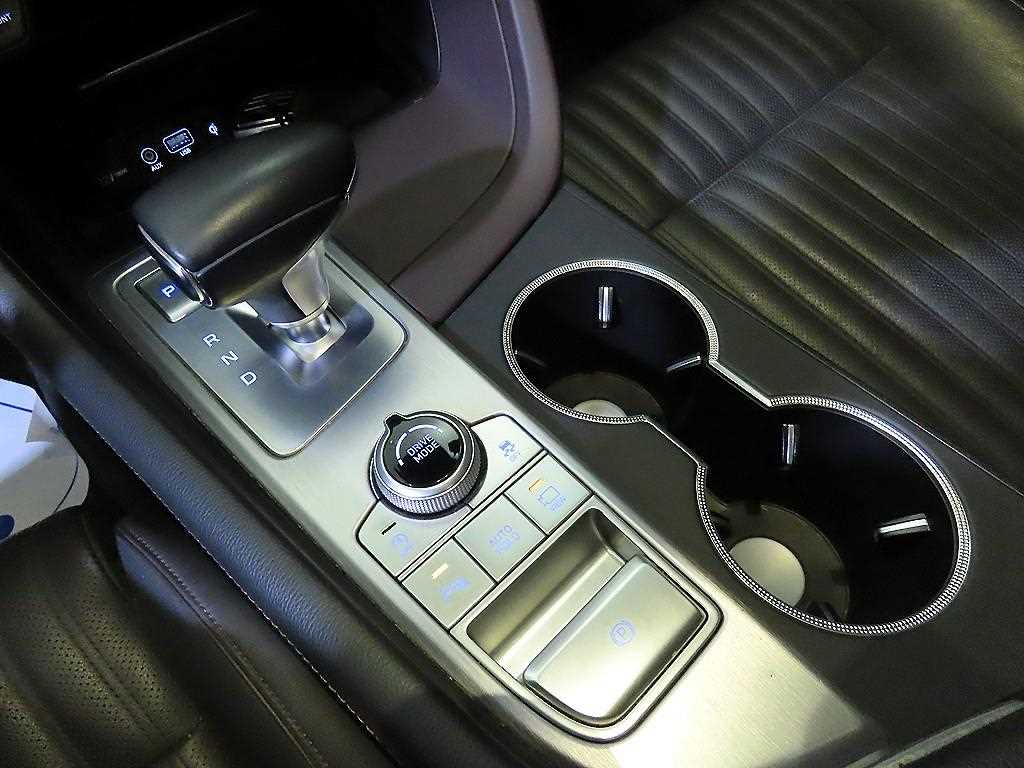 Genesis G70 - Vista 12