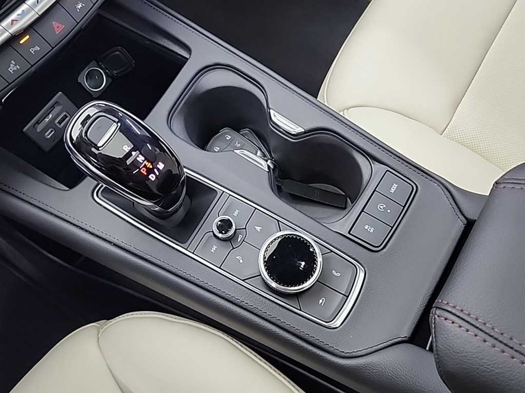 Cadillac XT4 - Vista 8