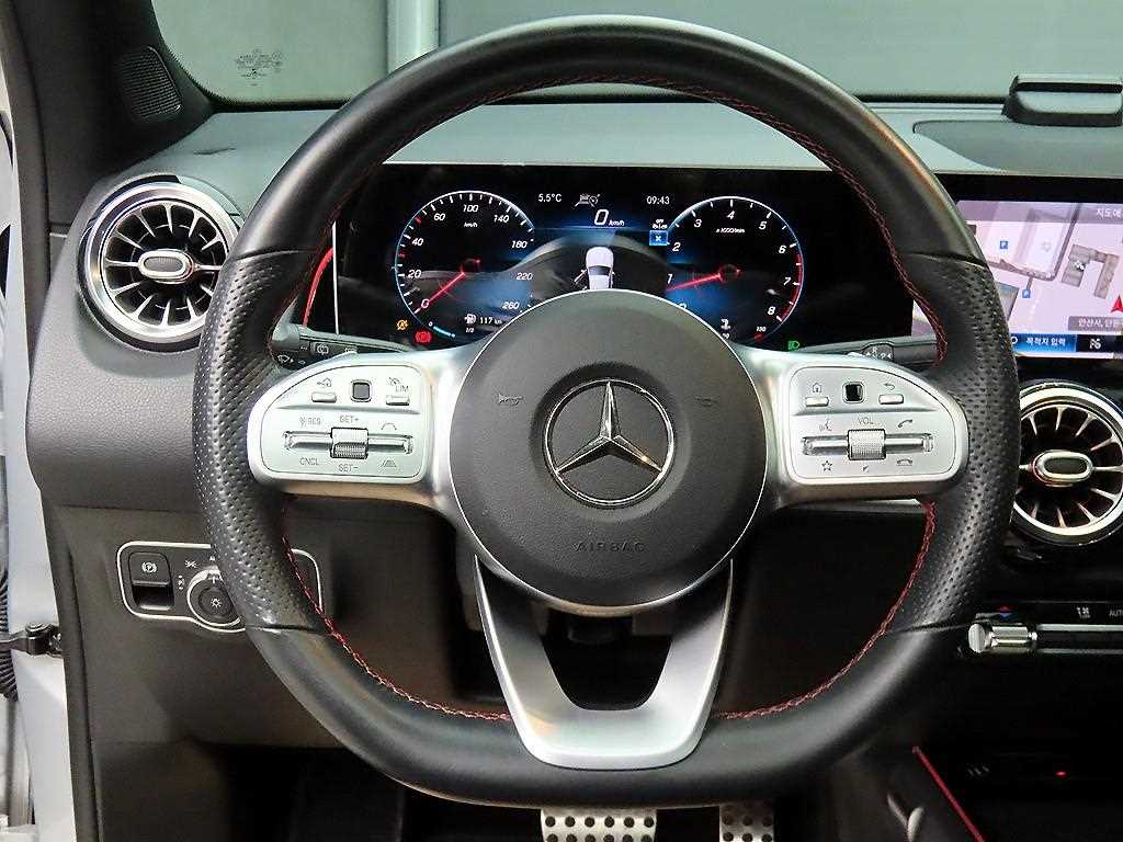 Mercedes Benz GLB Class - Vista 9