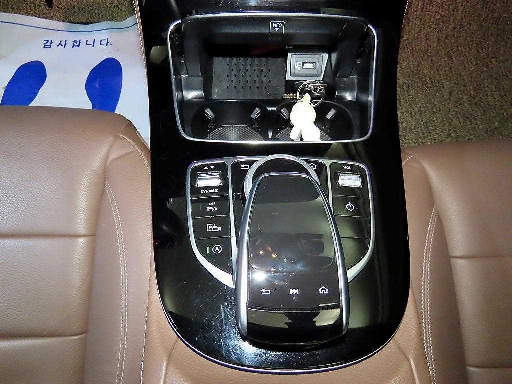 Mercedes Benz E class - Vista 12