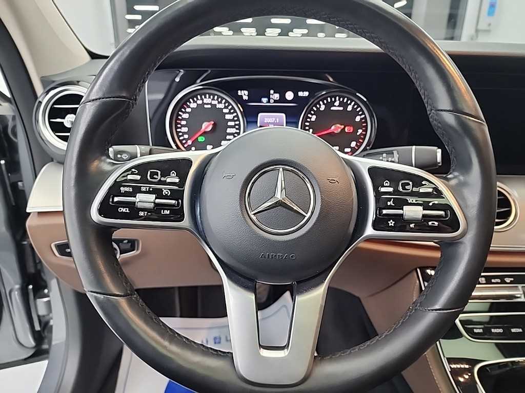 Mercedes Benz E class - Vista 9