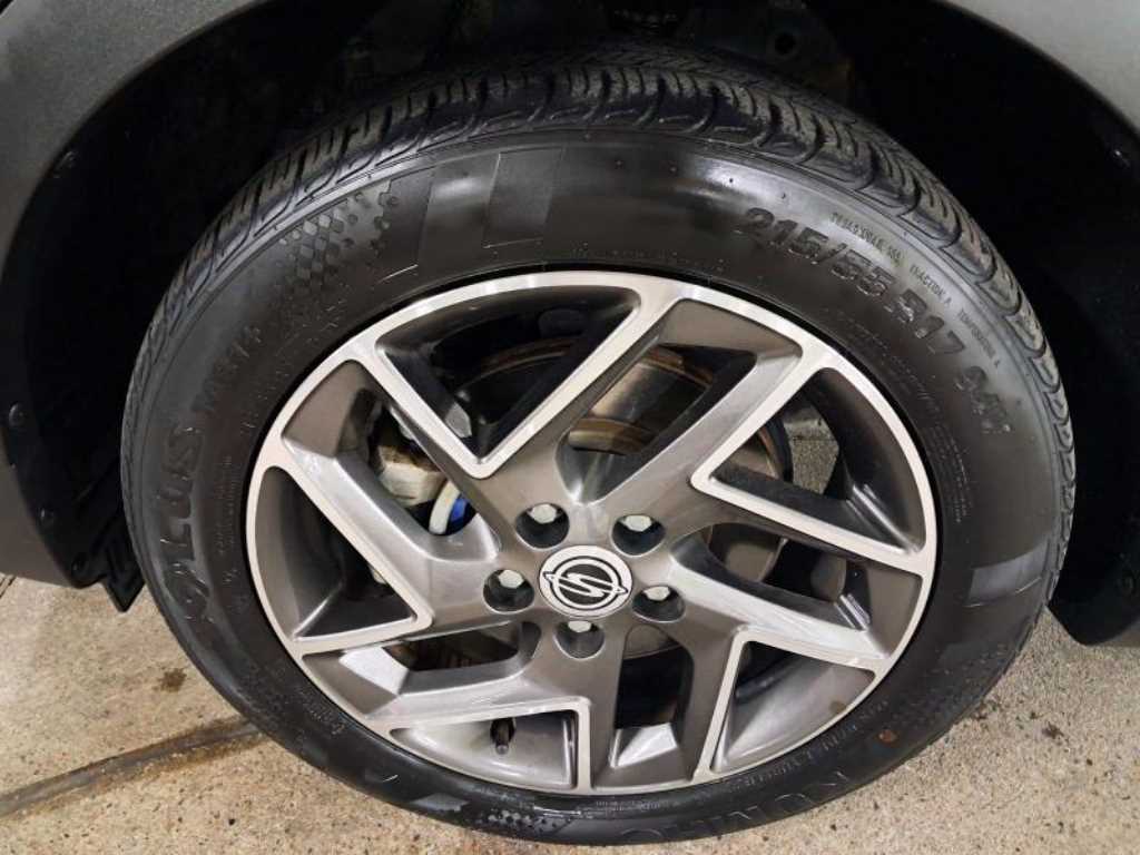 Ssangyong Tivoli - Vista 6