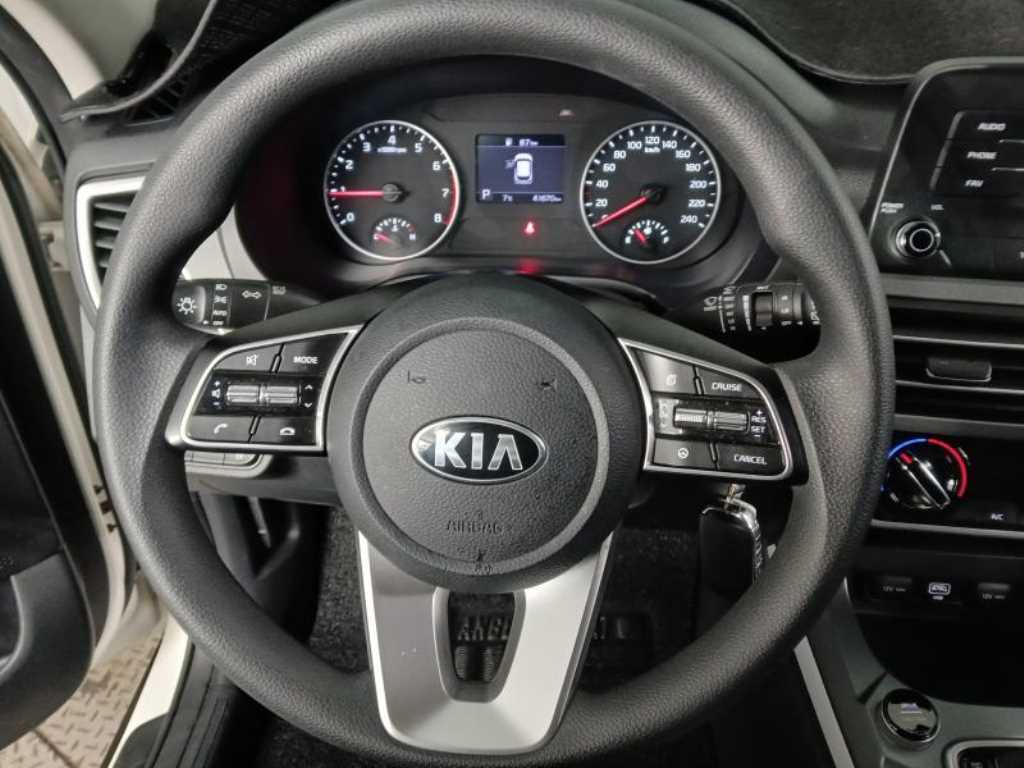 KIA Seltos - Vista 8