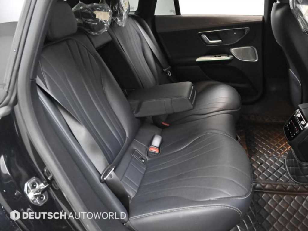 Mercedes Benz EQE - Vista 10