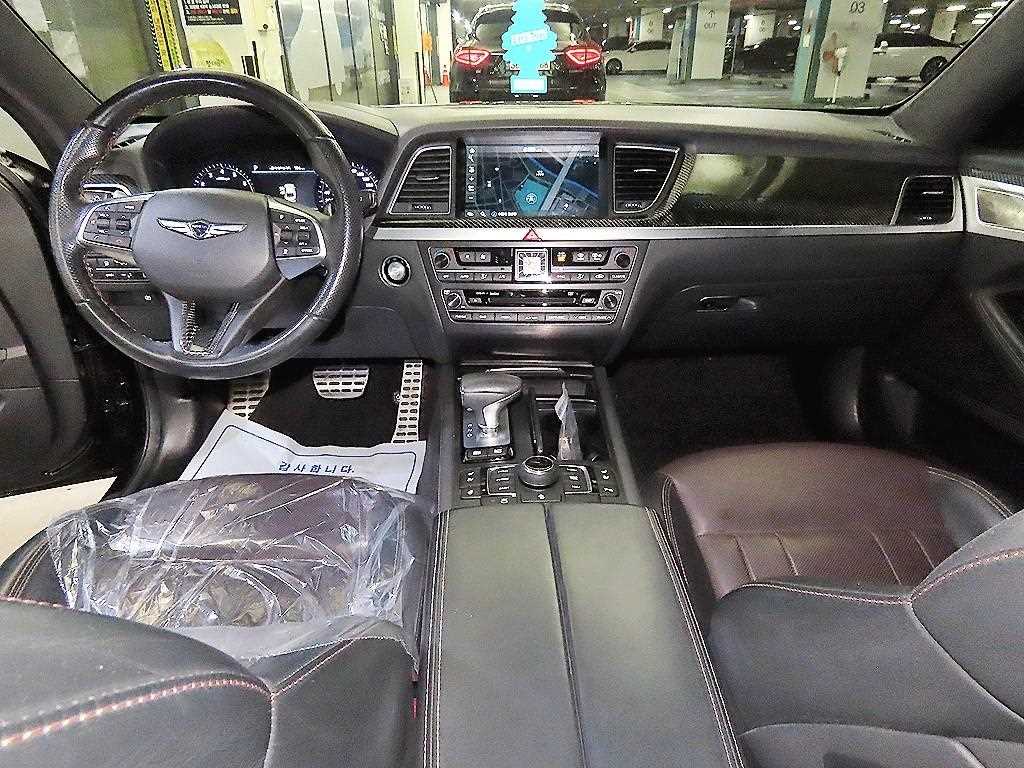 Genesis G80 - Vista 10