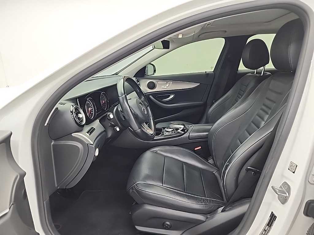 Mercedes Benz E class - Vista 11