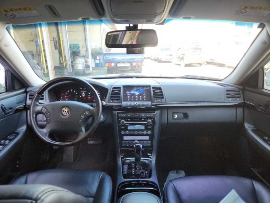 KIA Opirus - Vista 10