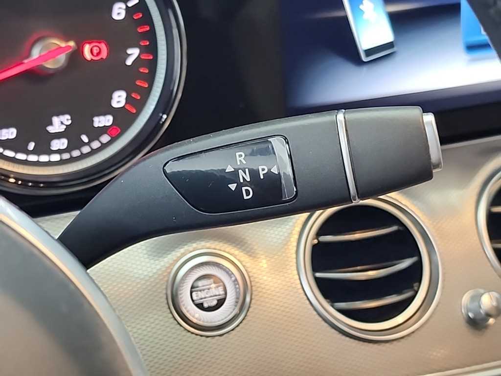 Mercedes Benz E class - Vista 8