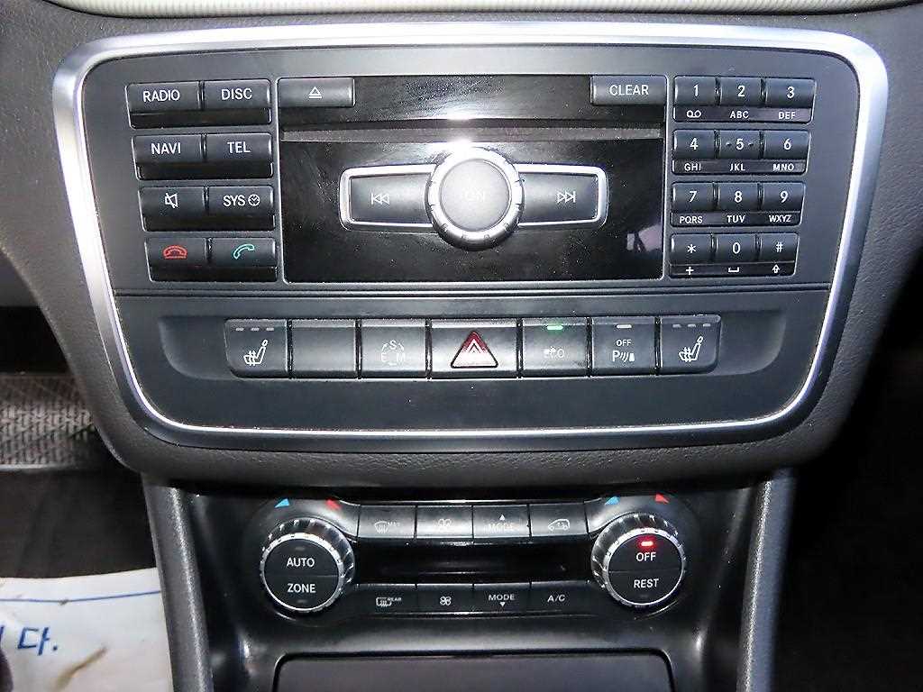 Mercedes Benz GLA Class - Vista 11