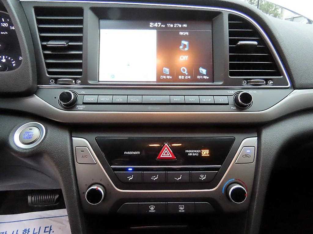 HYUNDAI Avante 2018 Blanco - Importación desde Corea - HF Imports Iquique - Foto 13