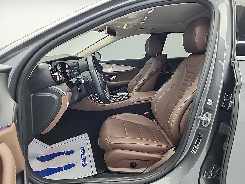 Mercedes Benz E class - Vista 11