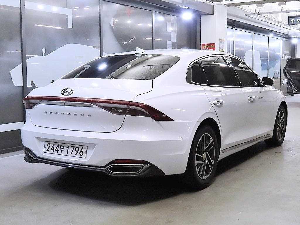 HYUNDAI Grandeur - Vista 4