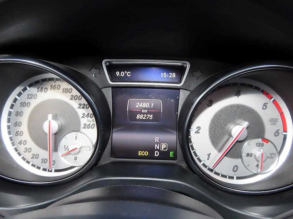 Mercedes Benz GLA Class - Vista 9