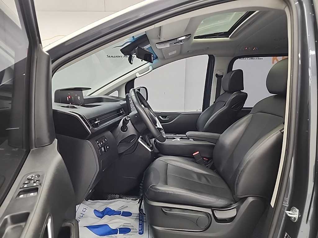 HYUNDAI Staria - Vista 11